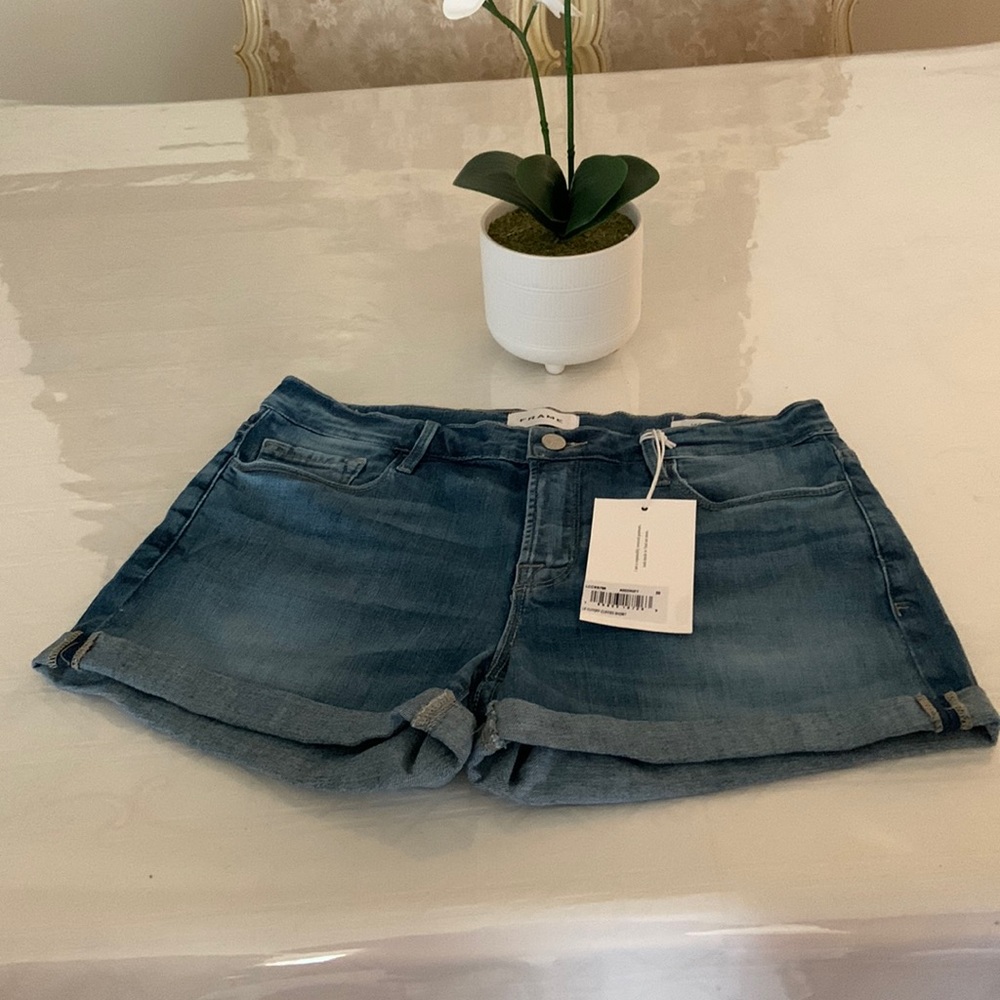 Frame le cutoff shorts